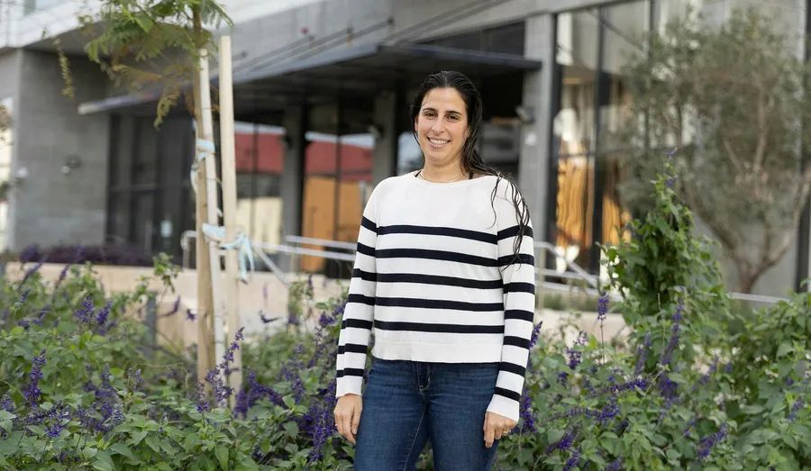 מדיה מהפוסט המקורי: דיילת אוויר, בלי שום ניסיון קודם בהייטק, מצליחה כמו בסיפורי אגדה להשתלב באחת מחברות ההייטק הישראליות ולצמוח לתפקיד ניהולי בכזו נונ